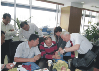 2009年在鄂尔多斯伊泰集团进行技术交流